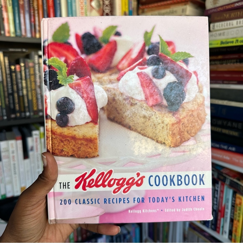 The Kellogg's Cookbook: 200 Classic Recipes for Today's Kitchen